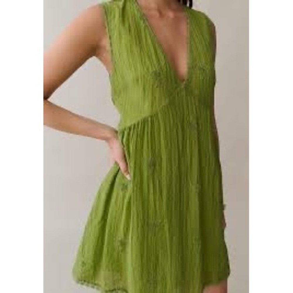 Few Moda Kourt Stefania Embroidered Crinkle Babydoll Mini Dress VNeck Lace TrimM